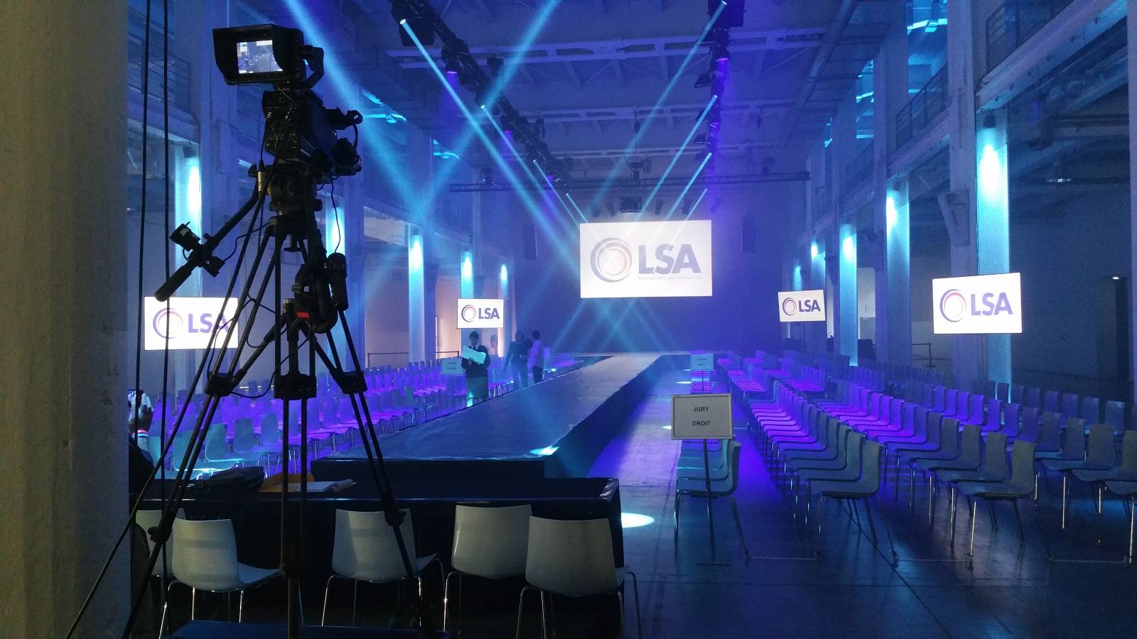 Prestataire audiovisuel pour salon professionnel avec technique vidéo, son et lumière Grenoble