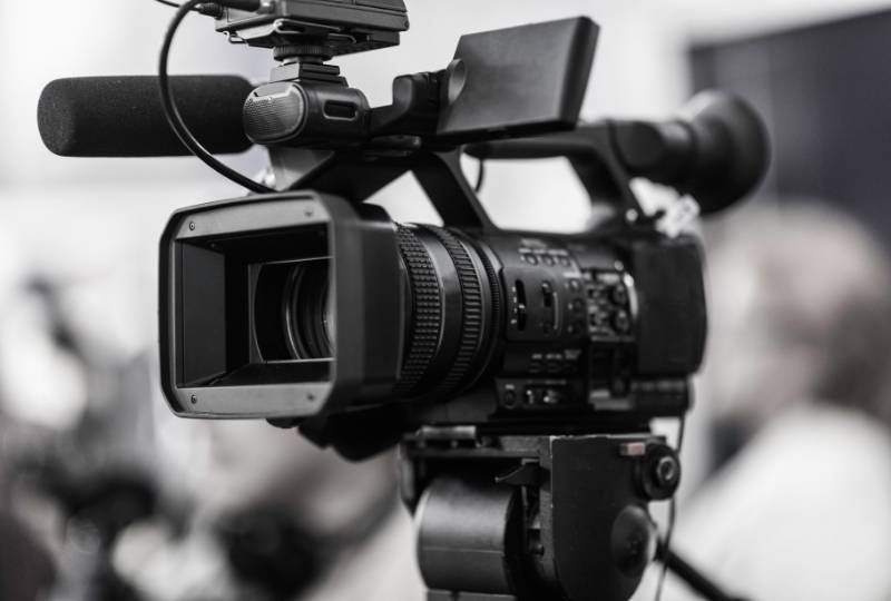 L'un des plus grand parc de matériel audiovisuel de la région Rhône-Alpes