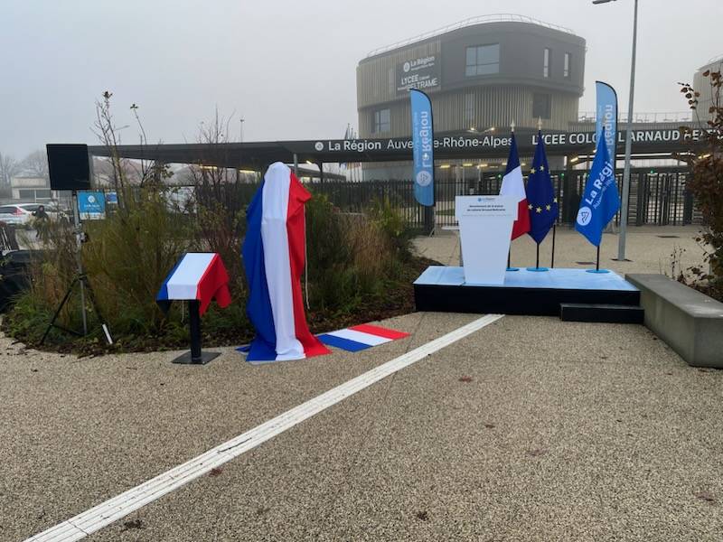 Location de pupitre à Lyon pour conférences et événements